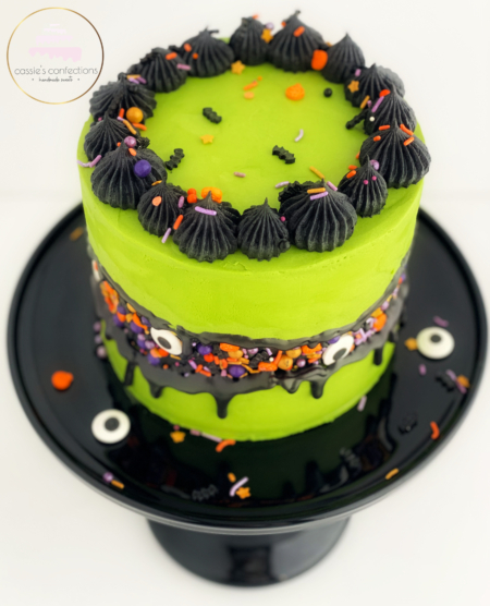 A Spooky Halloween Cake Tutorial! - Cassie's Confections